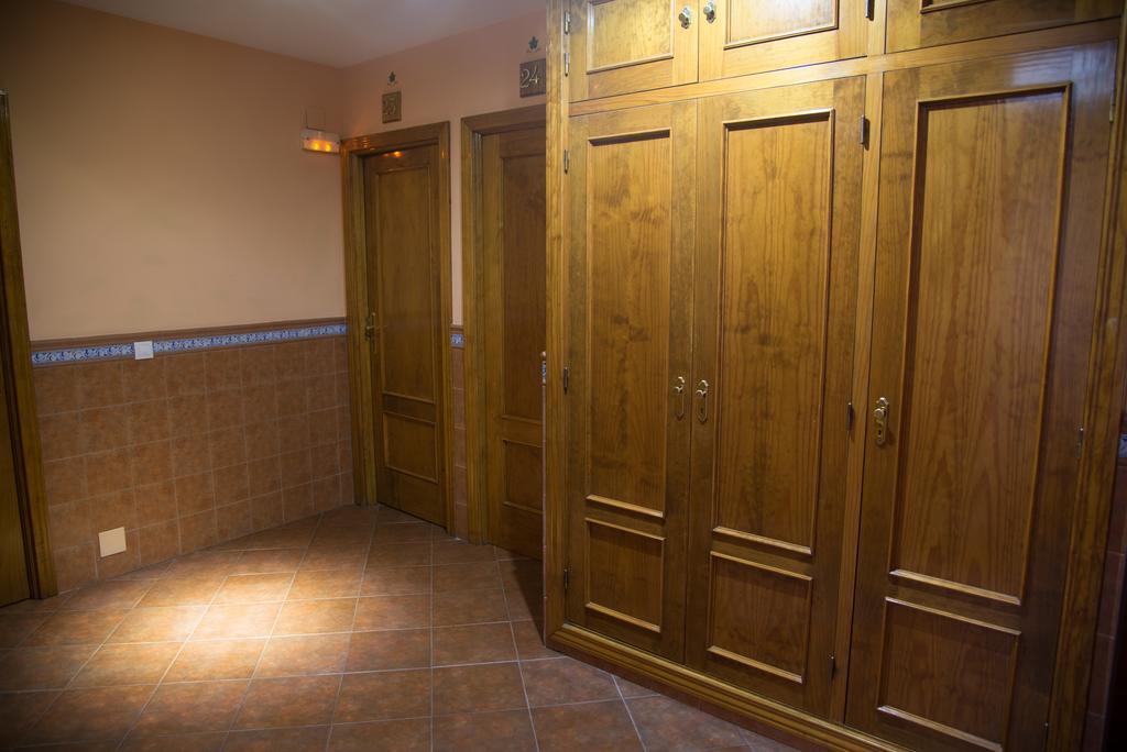Hostal Hueso Трухильо Экстерьер фото