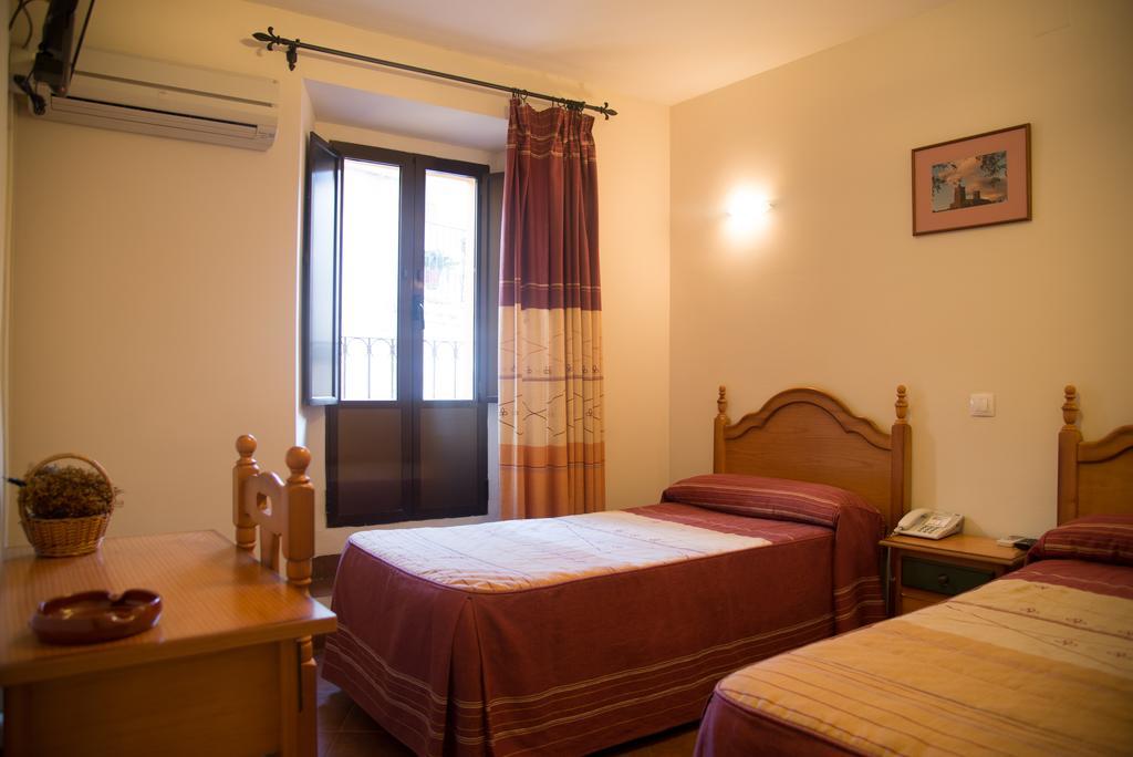 Hostal Hueso Трухильо Экстерьер фото