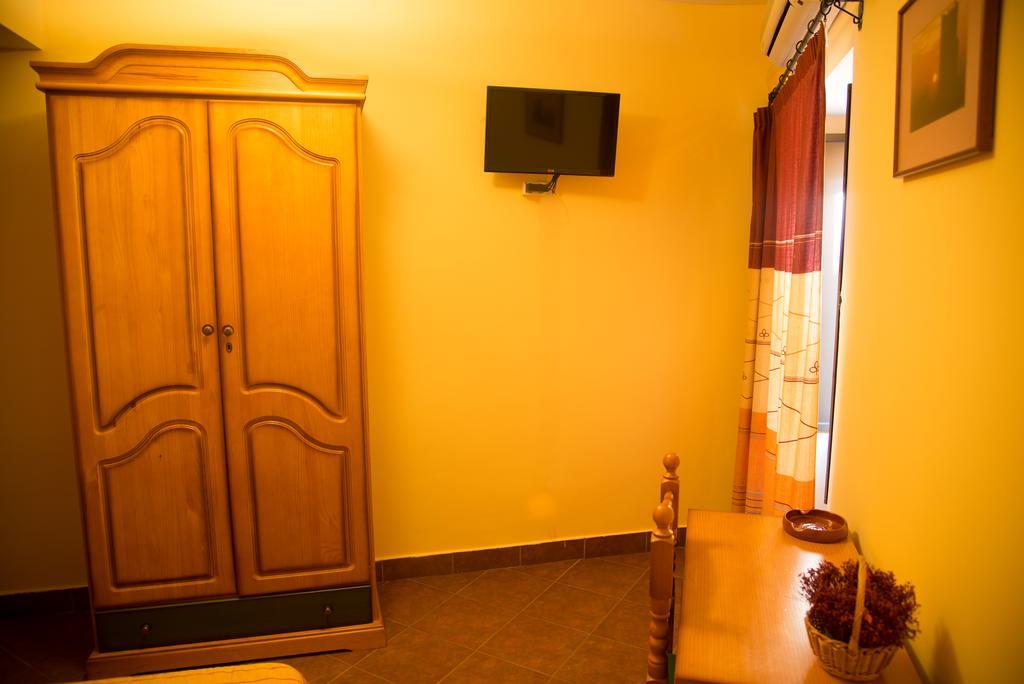 Hostal Hueso Трухильо Экстерьер фото
