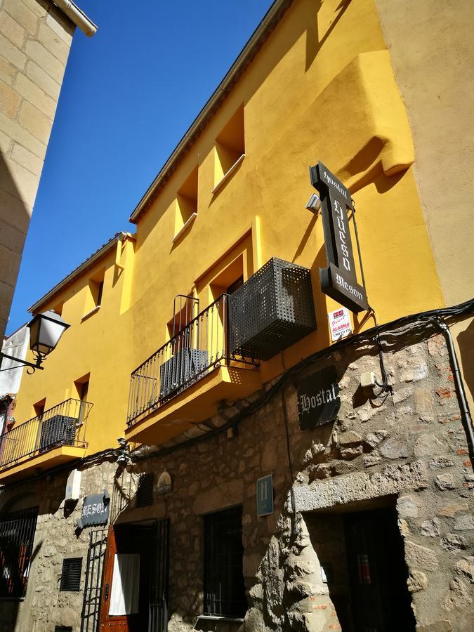 Hostal Hueso Трухильо Экстерьер фото