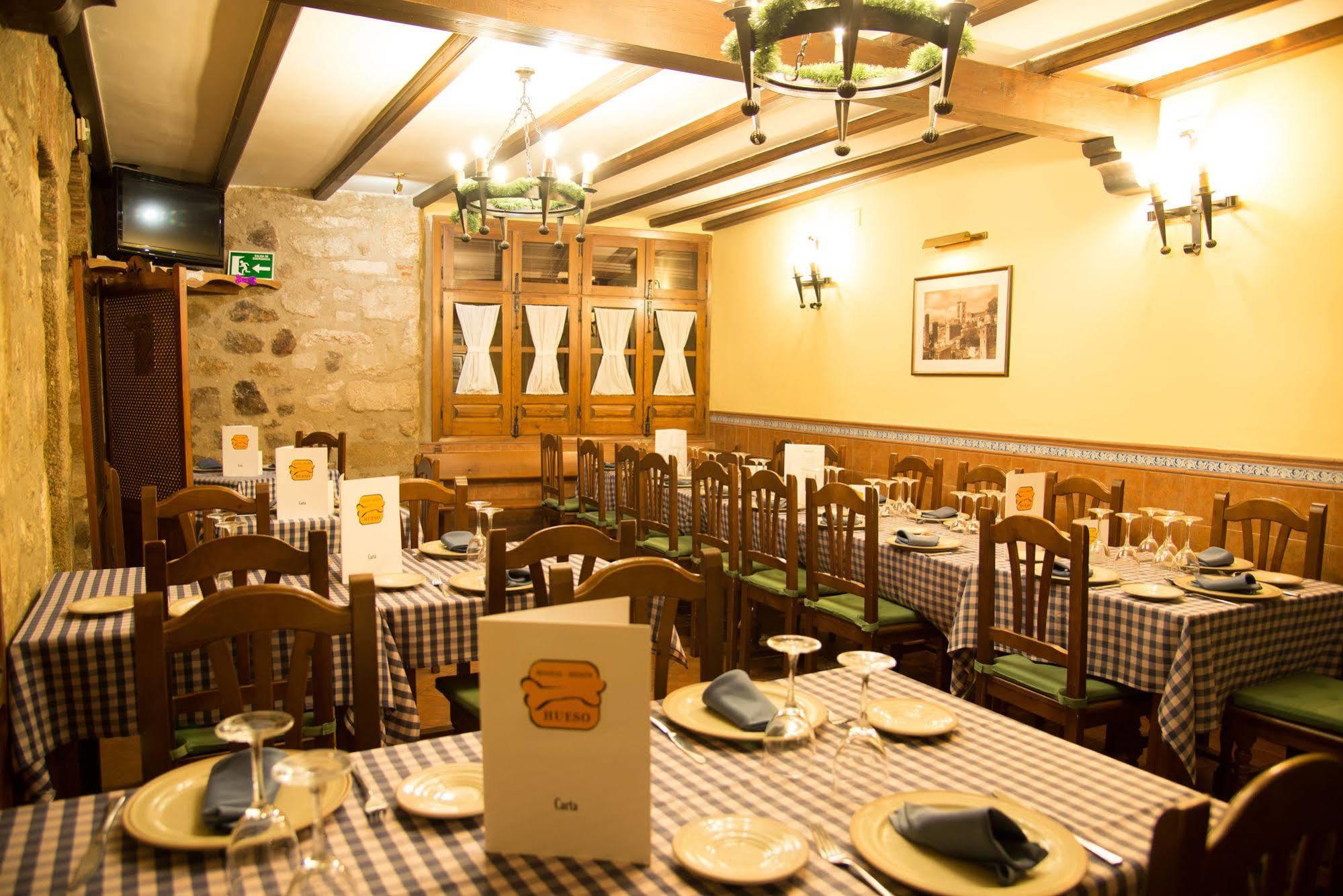 Hostal Hueso Трухильо Экстерьер фото