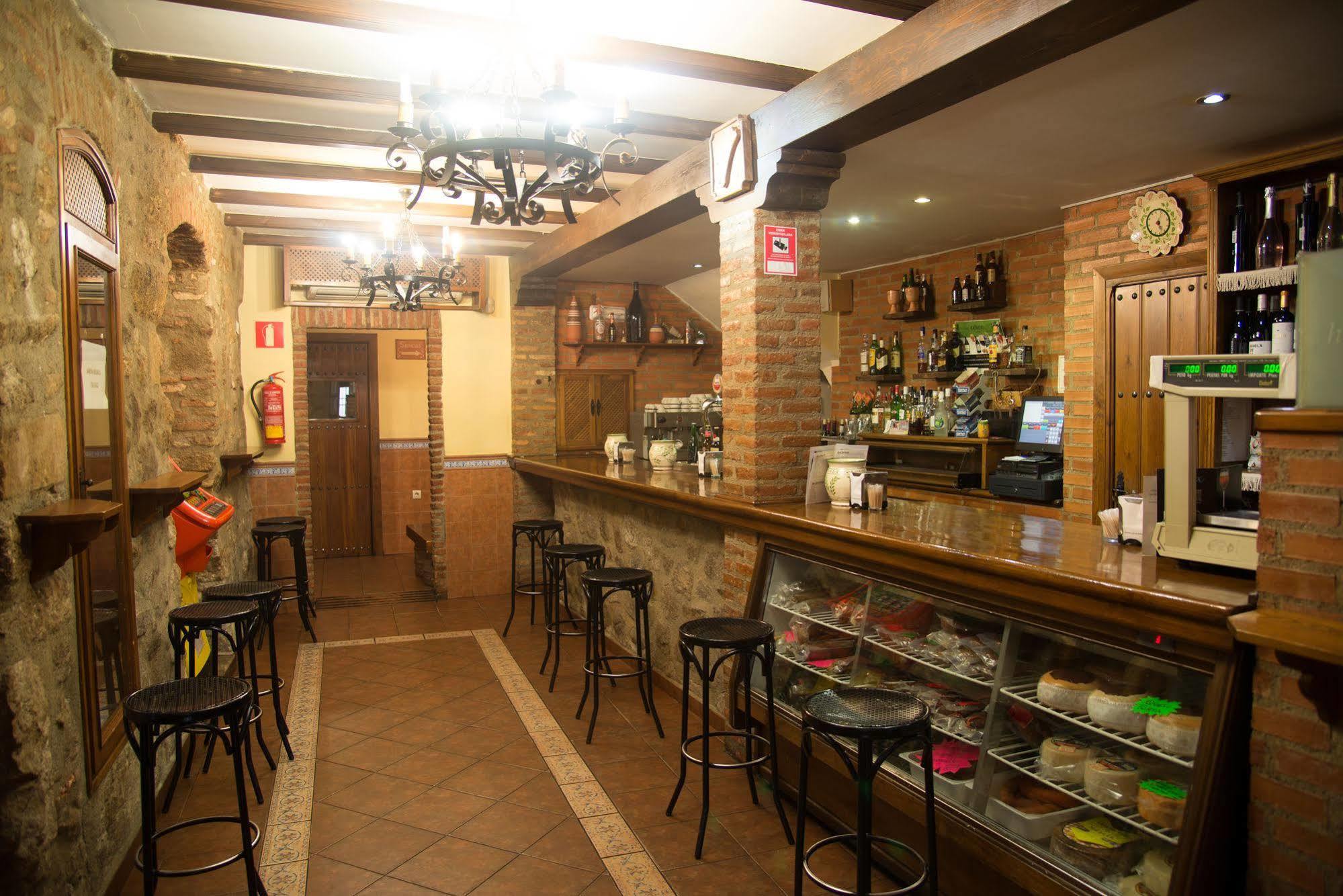 Hostal Hueso Трухильо Экстерьер фото