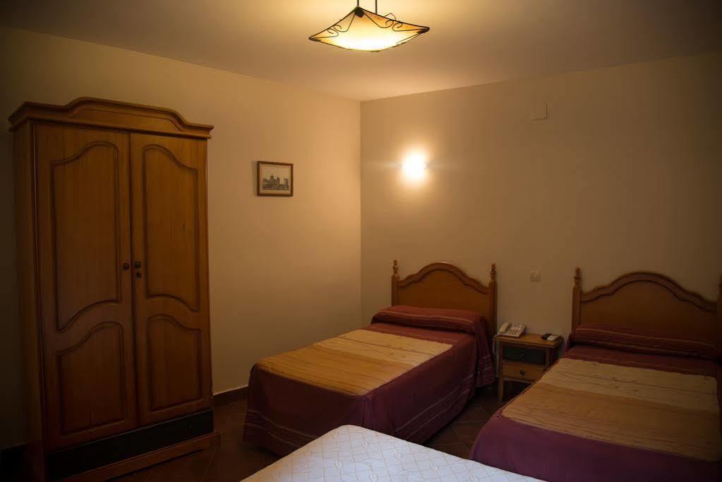 Hostal Hueso Трухильо Экстерьер фото