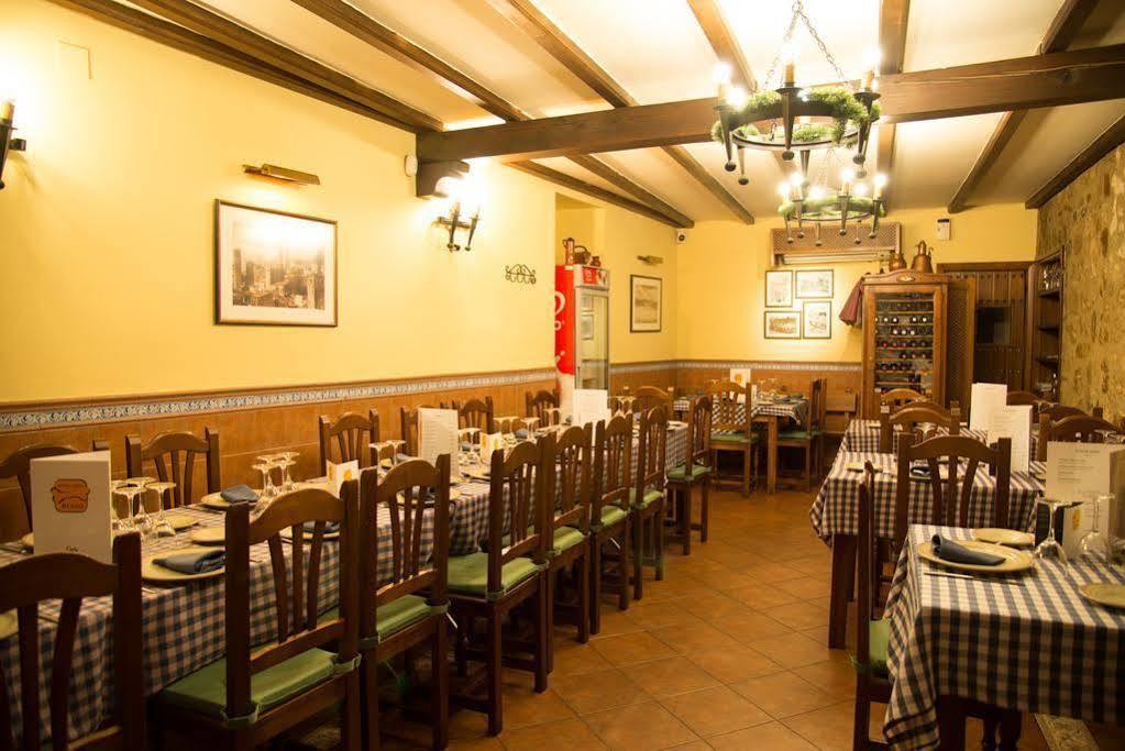 Hostal Hueso Трухильо Экстерьер фото