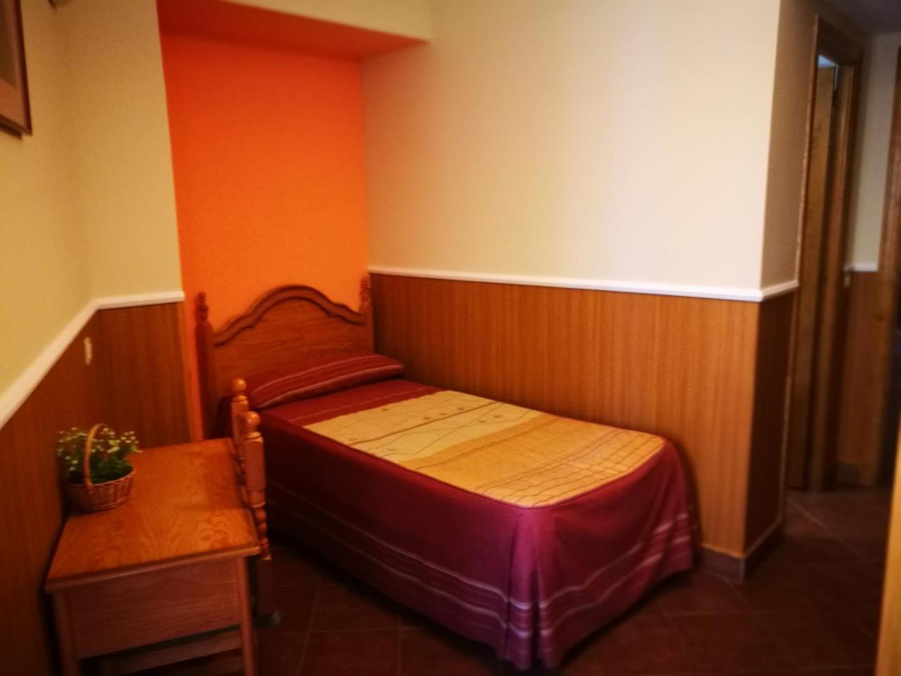 Hostal Hueso Трухильо Экстерьер фото