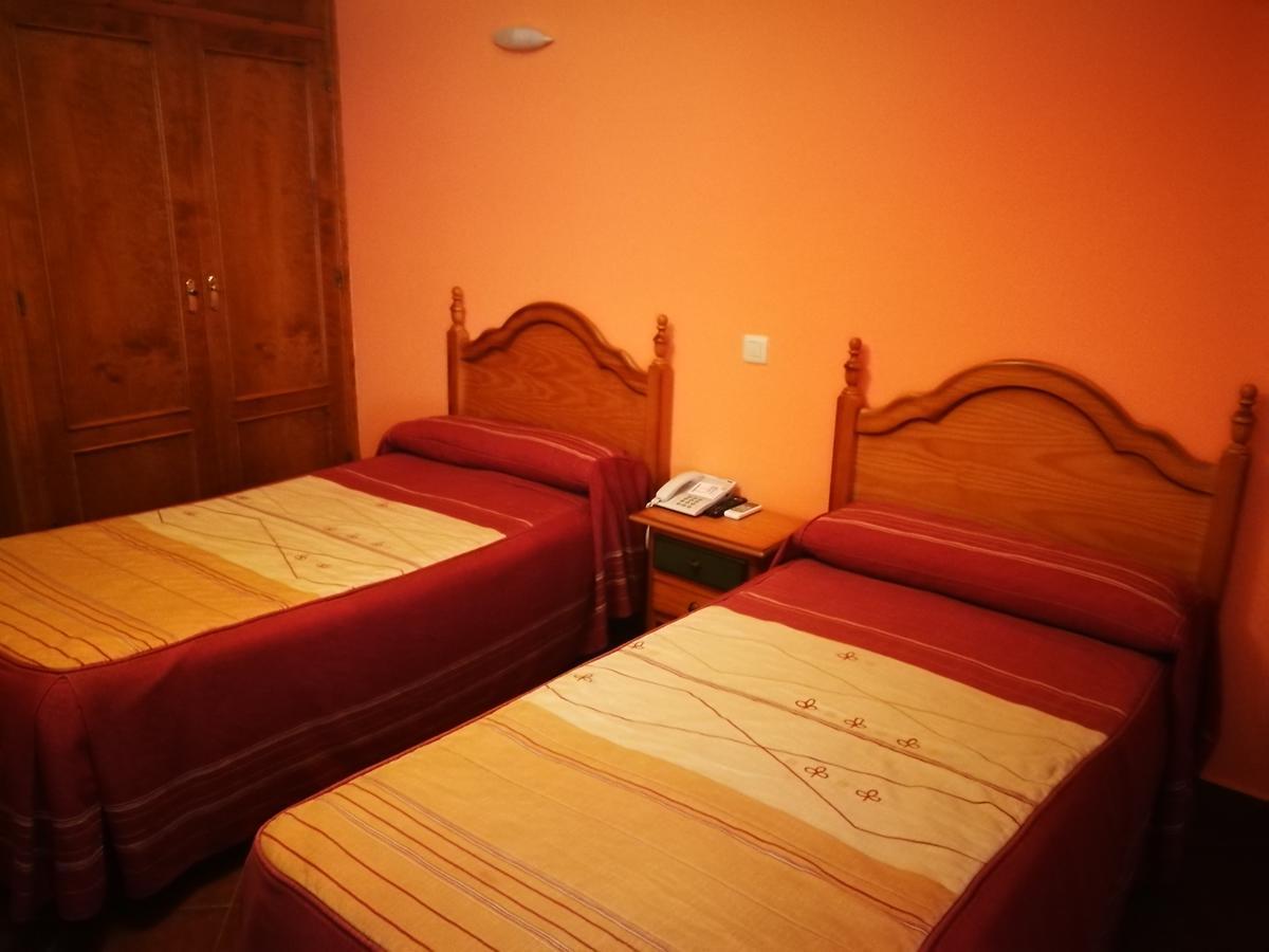 Hostal Hueso Трухильо Экстерьер фото