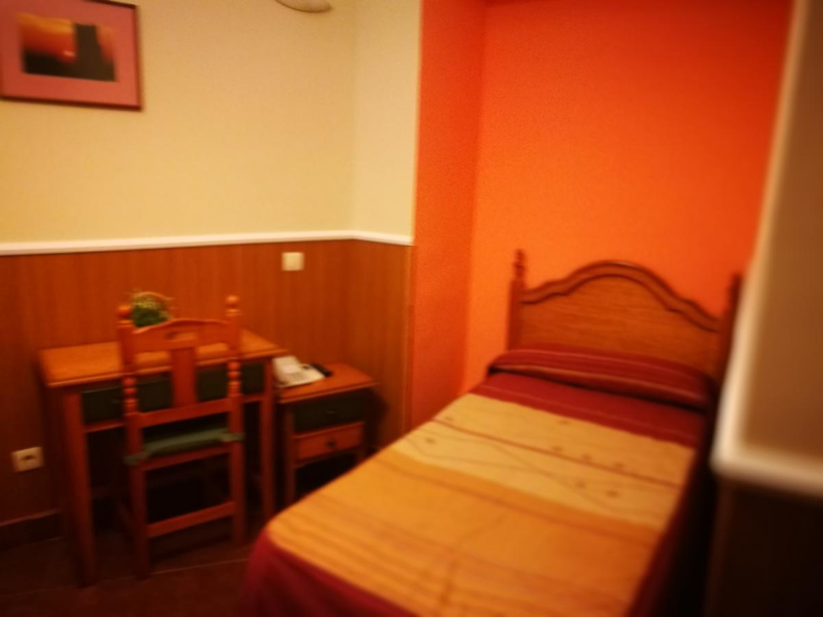 Hostal Hueso Трухильо Экстерьер фото
